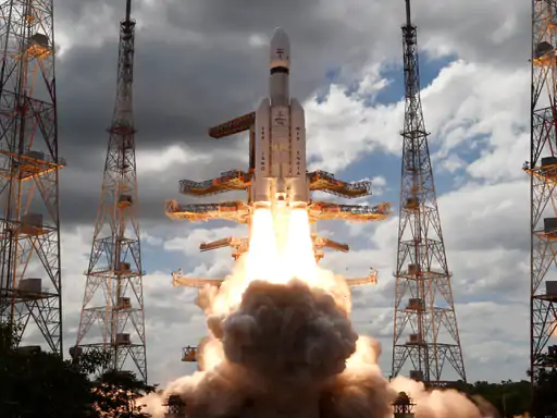 चंद्रयान-3 अंतरिक्ष में कचरे से टकराकर नष्ट हो सकता था:वैज्ञानिकों ने लॉन्चिंग में 4 सेकेंड की देरी कर इसे बचाया, ISRO की रिपोर्ट में खुलासा